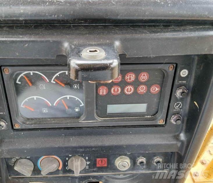 CAT D5M Μπουλντόζες με ερπύστριες
