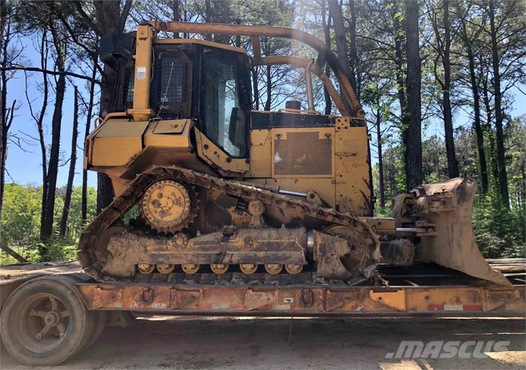 CAT D5M Μπουλντόζες με ερπύστριες