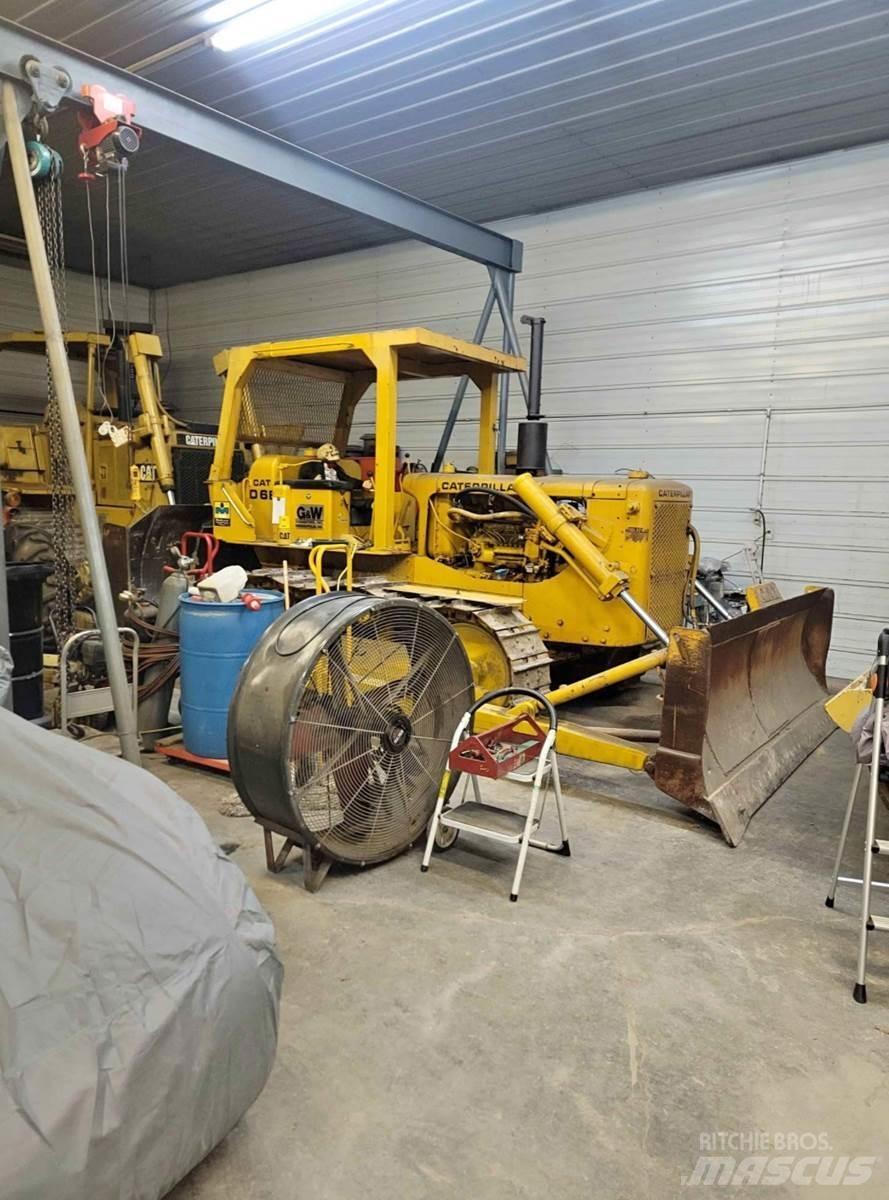 CAT D6B Μπουλντόζες με ερπύστριες