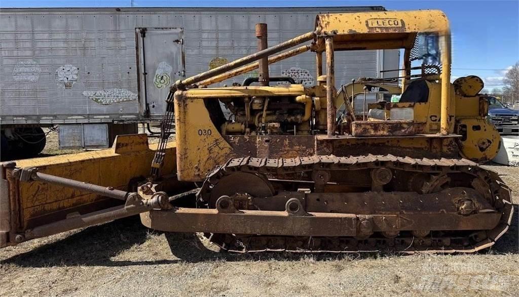 CAT D7 Μπουλντόζες με ερπύστριες