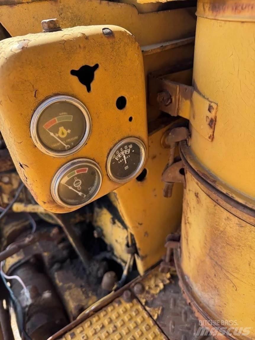 CAT D7 Μπουλντόζες με ερπύστριες