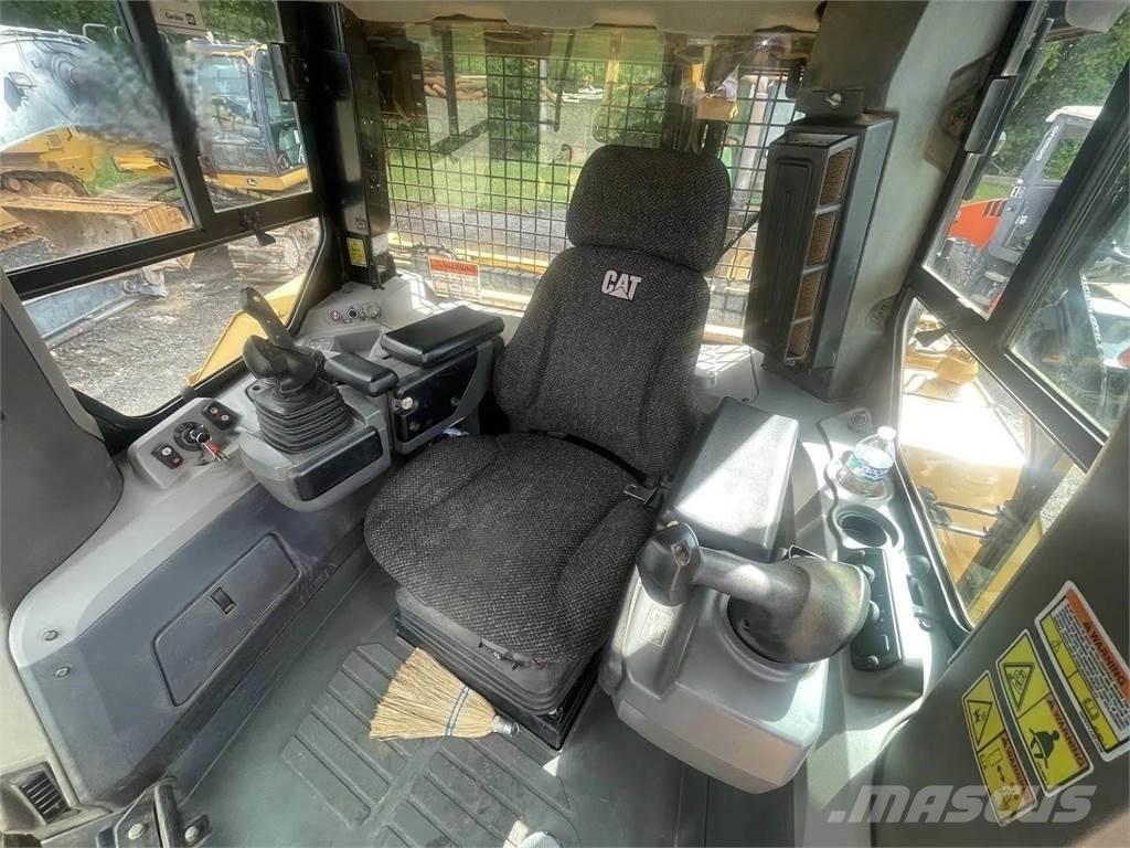 CAT D7E Μπουλντόζες με ερπύστριες