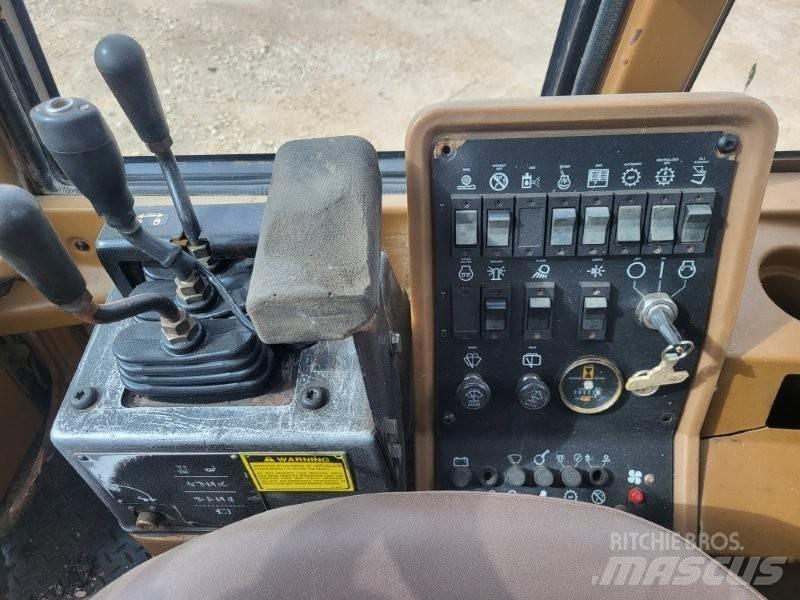 CAT IT28F Φορτωτές με λάστιχα (Τροχοφόροι)