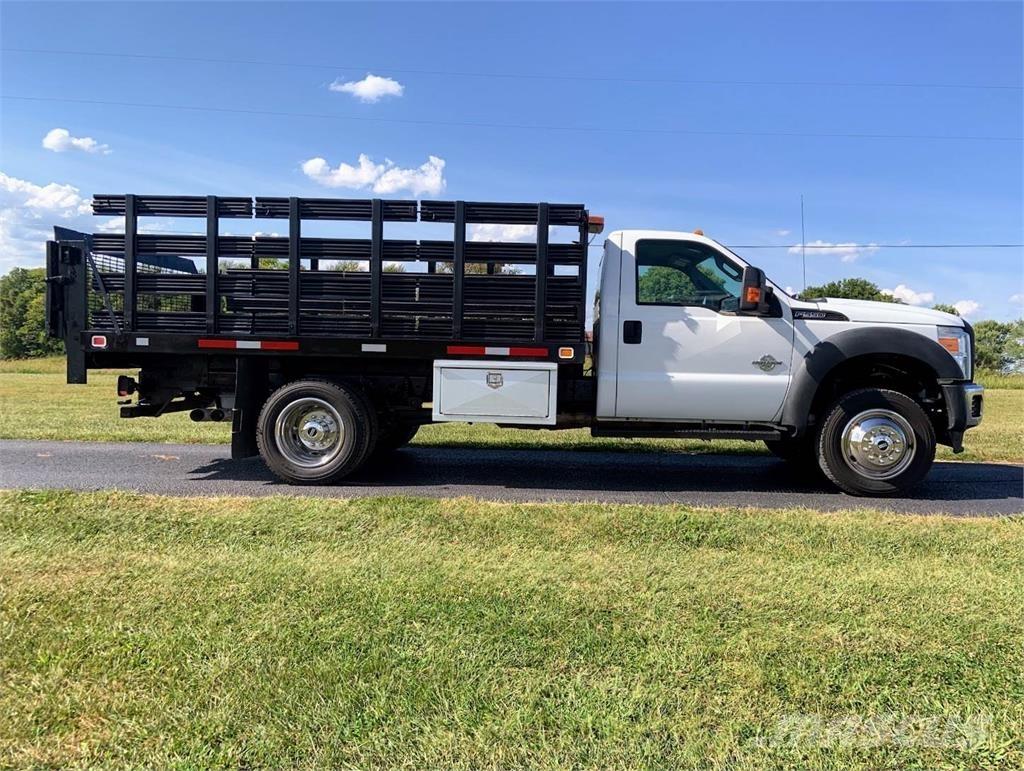 Ford 550 Φορτηγά μεταφοράς ζώων