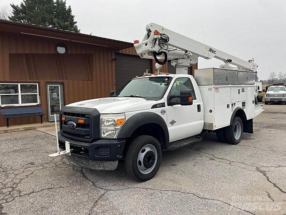 Ford F-450 Εναέριες πλατφόρμες τοποθετημένες σε φορτηγό