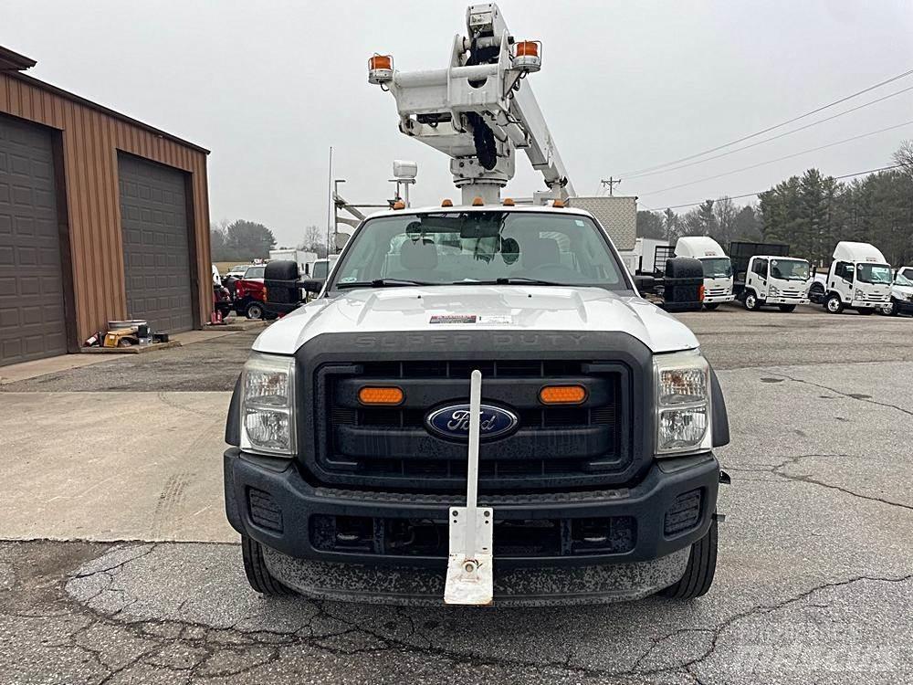 Ford F-450 Εναέριες πλατφόρμες τοποθετημένες σε φορτηγό