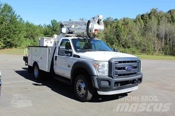 Ford F-550 Εναέριες πλατφόρμες τοποθετημένες σε φορτηγό