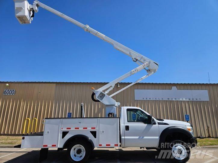 Ford F-550 Εναέριες πλατφόρμες τοποθετημένες σε φορτηγό