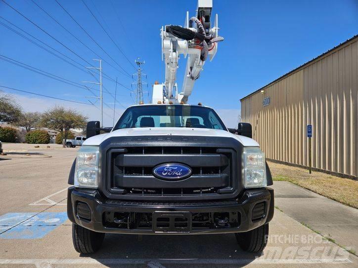 Ford F-550 Εναέριες πλατφόρμες τοποθετημένες σε φορτηγό