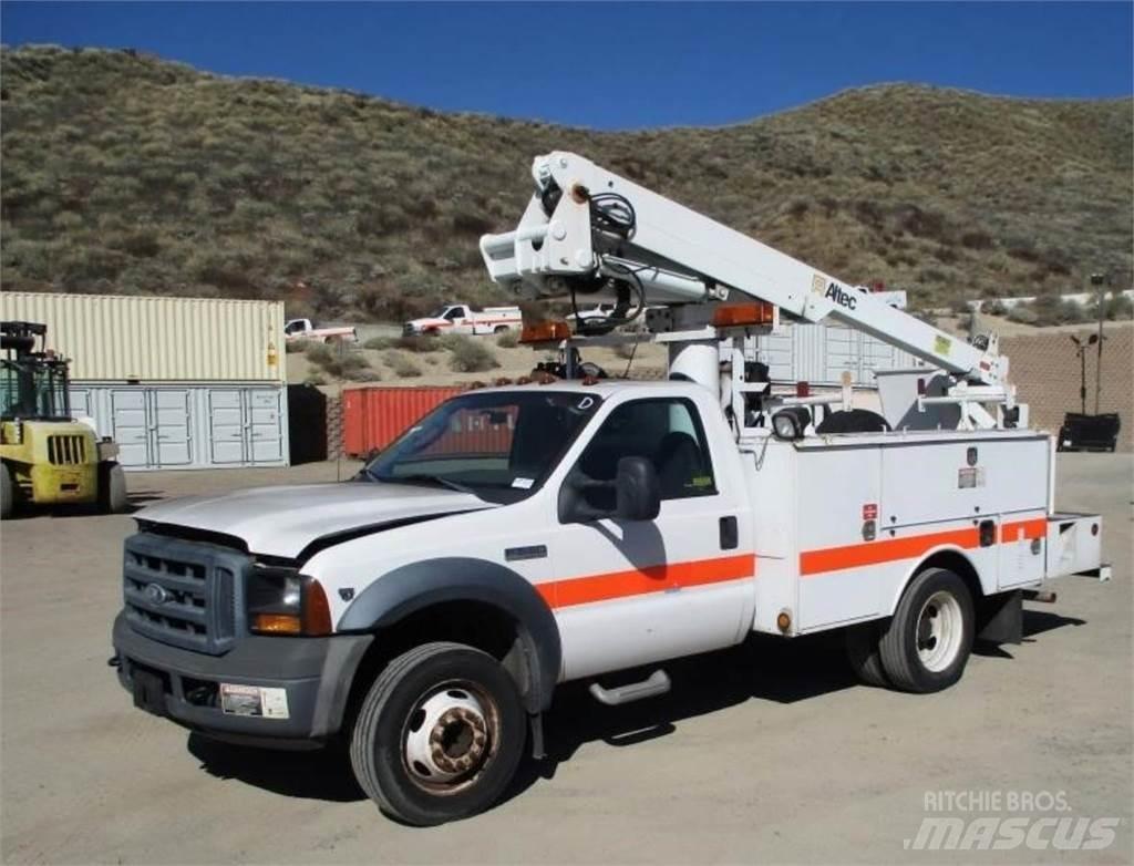 Ford F-550 Εναέριες πλατφόρμες τοποθετημένες σε φορτηγό
