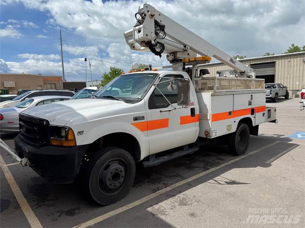 Ford F-550 Εναέριες πλατφόρμες τοποθετημένες σε φορτηγό