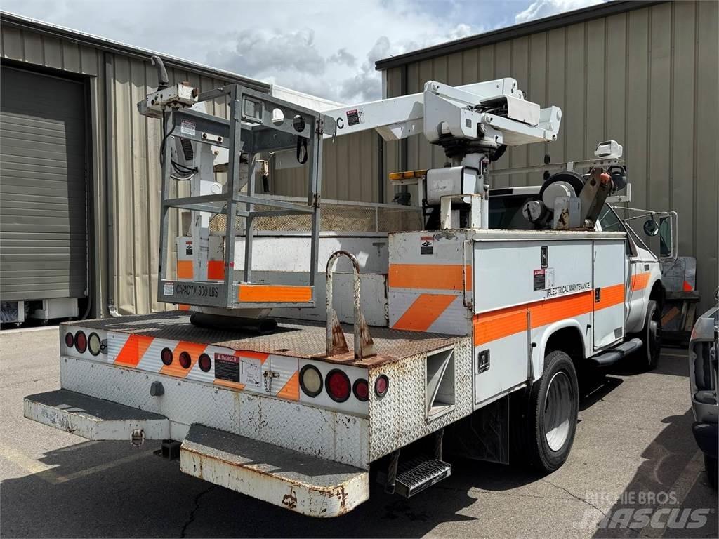 Ford F-550 Εναέριες πλατφόρμες τοποθετημένες σε φορτηγό