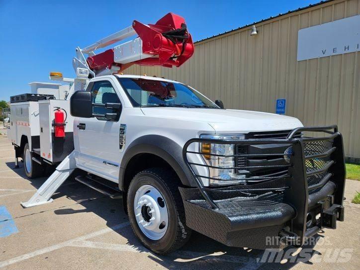 Ford F-550 Εναέριες πλατφόρμες τοποθετημένες σε φορτηγό
