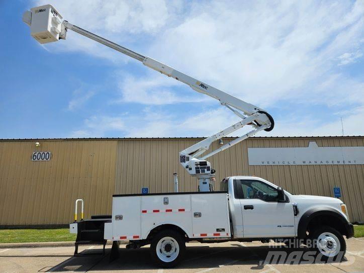 Ford F-550 Εναέριες πλατφόρμες τοποθετημένες σε φορτηγό