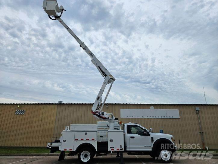 Ford F-550 Εναέριες πλατφόρμες τοποθετημένες σε φορτηγό