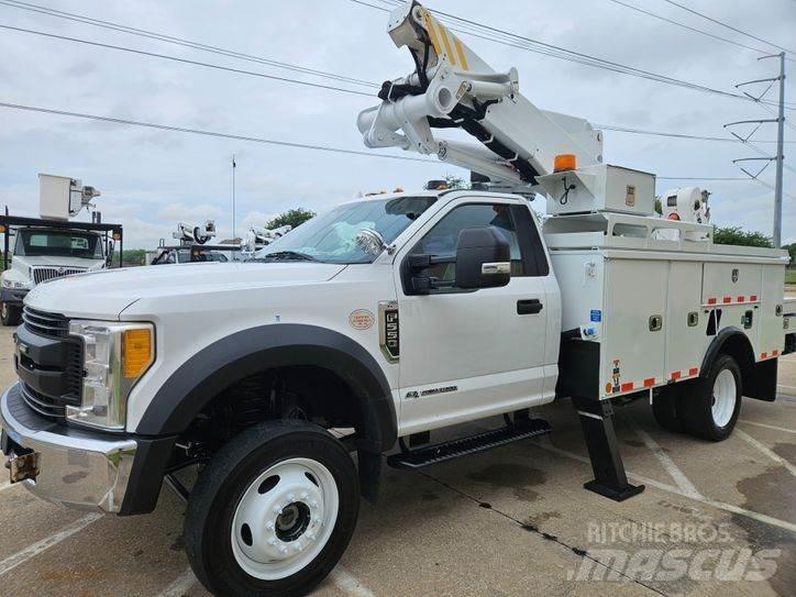 Ford F-550 Εναέριες πλατφόρμες τοποθετημένες σε φορτηγό