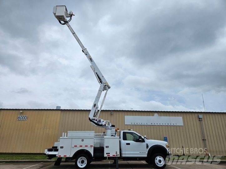 Ford F-550 Εναέριες πλατφόρμες τοποθετημένες σε φορτηγό