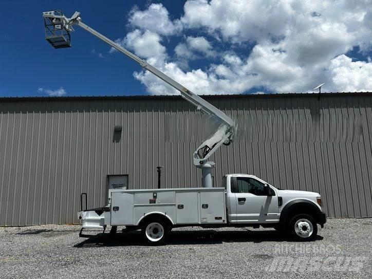 Ford F-550 Εναέριες πλατφόρμες τοποθετημένες σε φορτηγό