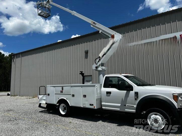 Ford F-550 Εναέριες πλατφόρμες τοποθετημένες σε φορτηγό