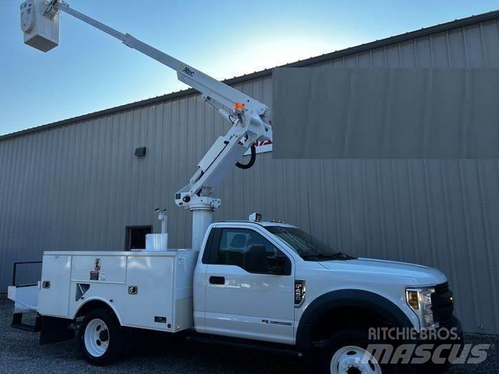Ford F-550 Εναέριες πλατφόρμες τοποθετημένες σε φορτηγό