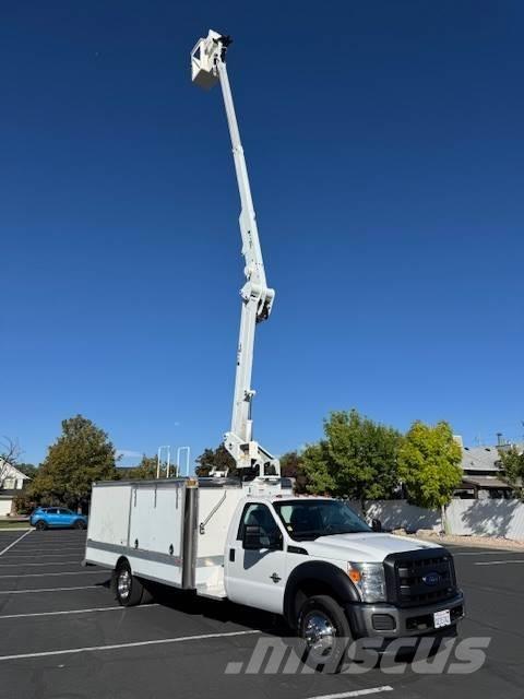 Ford F-550 Εναέριες πλατφόρμες τοποθετημένες σε φορτηγό