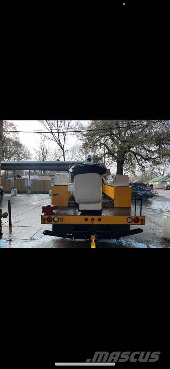 Ford F-550 Εναέριες πλατφόρμες τοποθετημένες σε φορτηγό