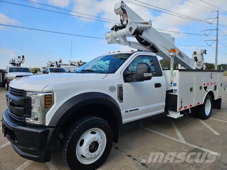 Ford F-550 Εναέριες πλατφόρμες τοποθετημένες σε φορτηγό