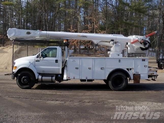 Ford F-750 Εναέριες πλατφόρμες τοποθετημένες σε φορτηγό