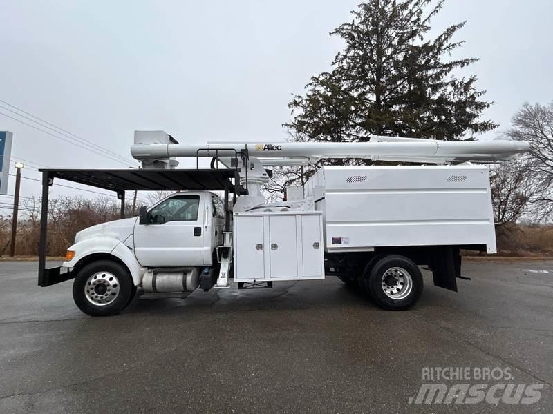 Ford F-750 Εναέριες πλατφόρμες τοποθετημένες σε φορτηγό