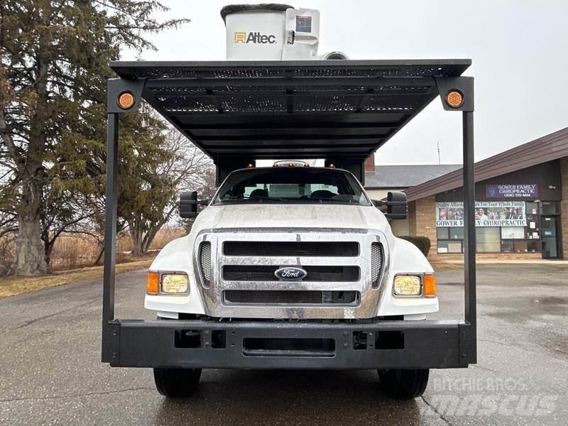 Ford F-750 Εναέριες πλατφόρμες τοποθετημένες σε φορτηγό