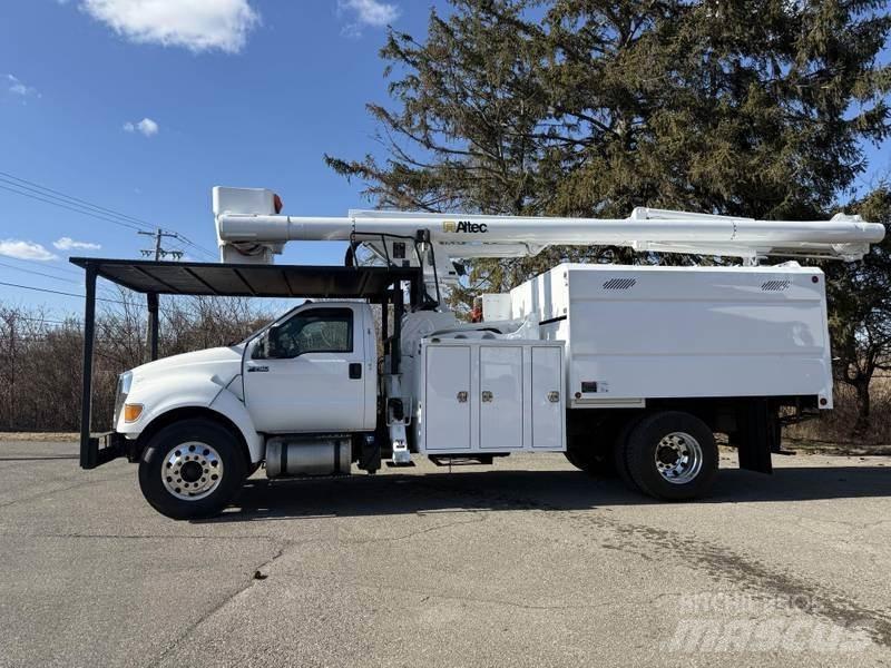 Ford F-750 Εναέριες πλατφόρμες τοποθετημένες σε φορτηγό