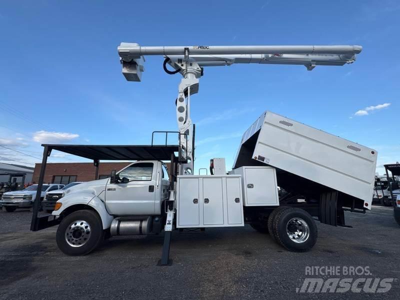 Ford F-750 Εναέριες πλατφόρμες τοποθετημένες σε φορτηγό