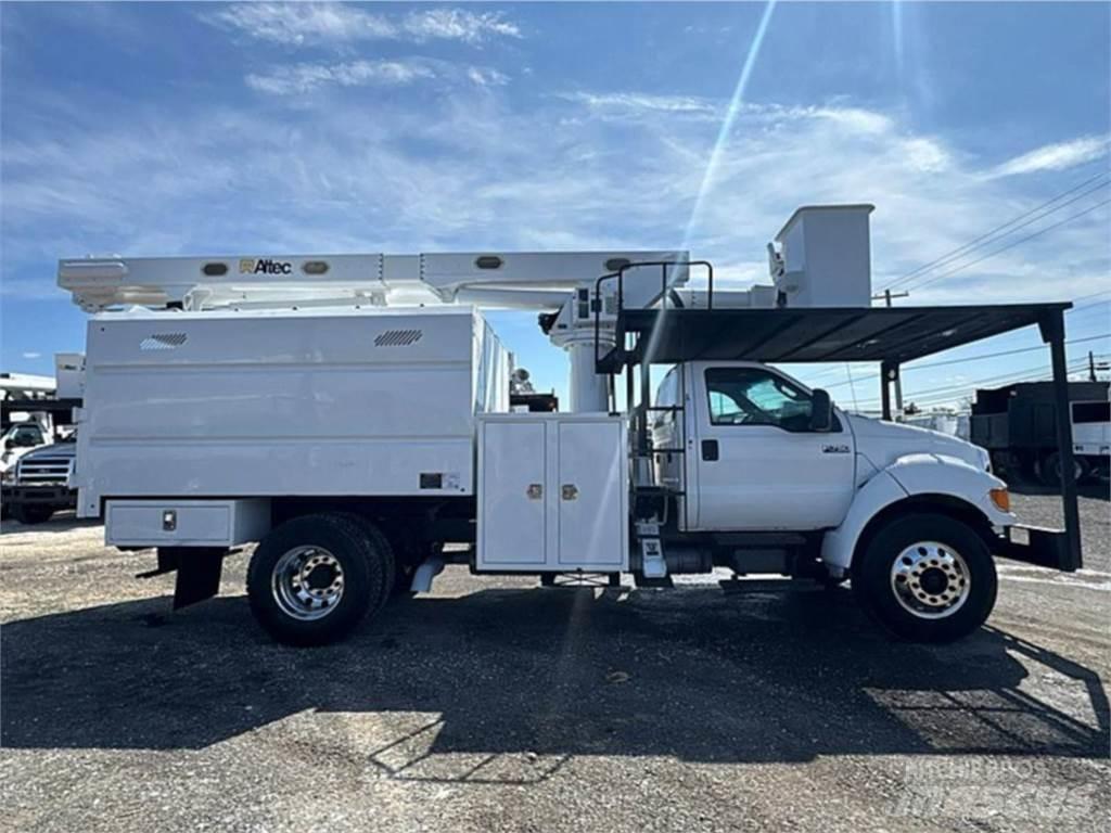 Ford F-750 Εναέριες πλατφόρμες τοποθετημένες σε φορτηγό