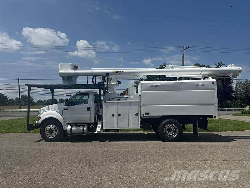 Ford F-750 Εναέριες πλατφόρμες τοποθετημένες σε φορτηγό