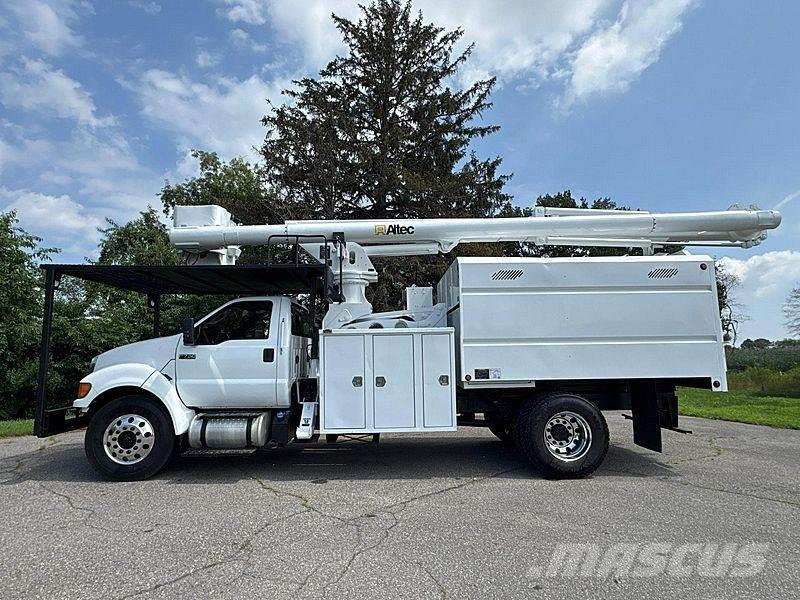 Ford F-750 Εναέριες πλατφόρμες τοποθετημένες σε φορτηγό