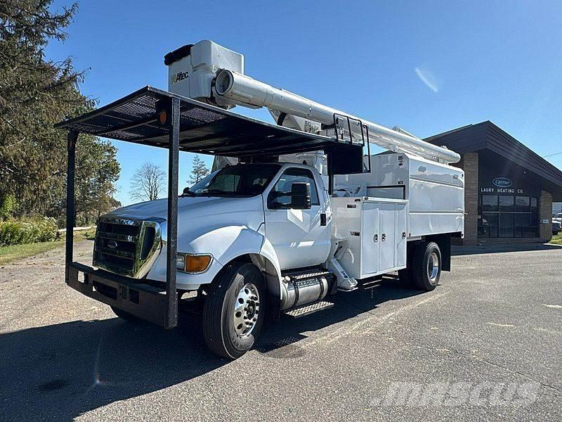 Ford F-750 Εναέριες πλατφόρμες τοποθετημένες σε φορτηγό