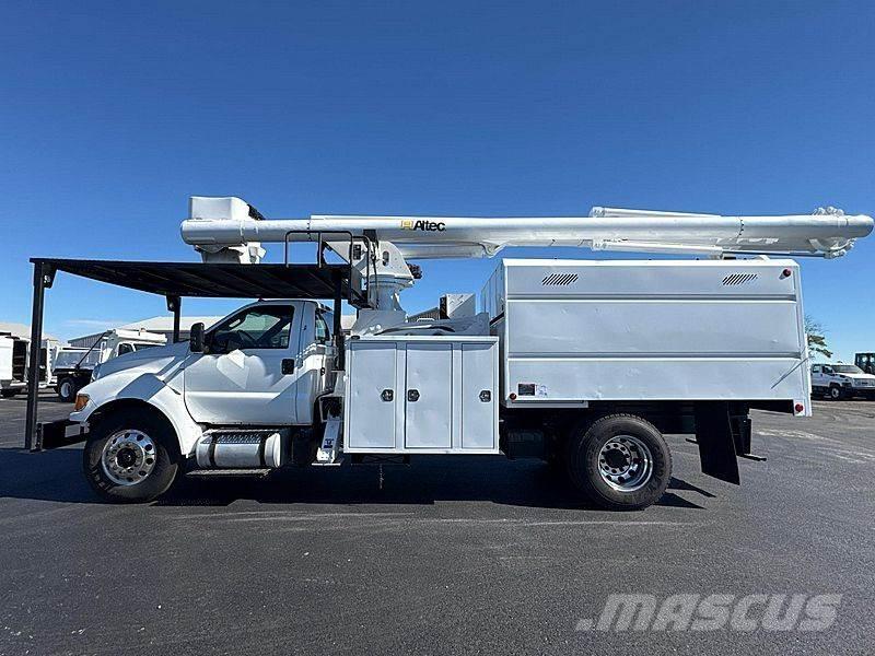 Ford F-750 Εναέριες πλατφόρμες τοποθετημένες σε φορτηγό