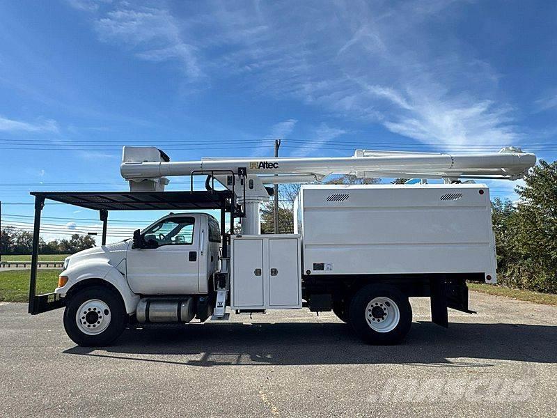 Ford F-750 Εναέριες πλατφόρμες τοποθετημένες σε φορτηγό