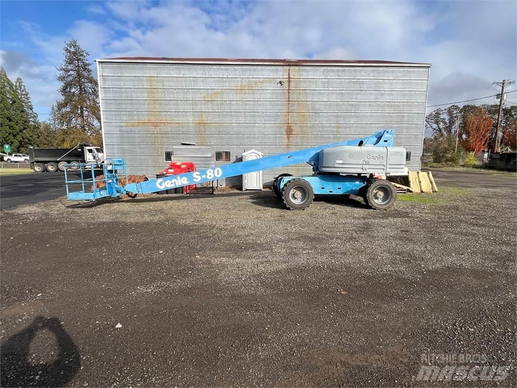 Genie S-80 Ανυψωτήρες με κατακόρυφους πυλώνες