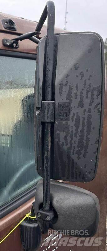 Hino 238 Καμπίνες και εσωτερικό