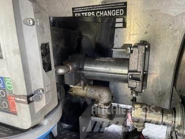 Isuzu NPR Βυτιοφόρα φορτηγά