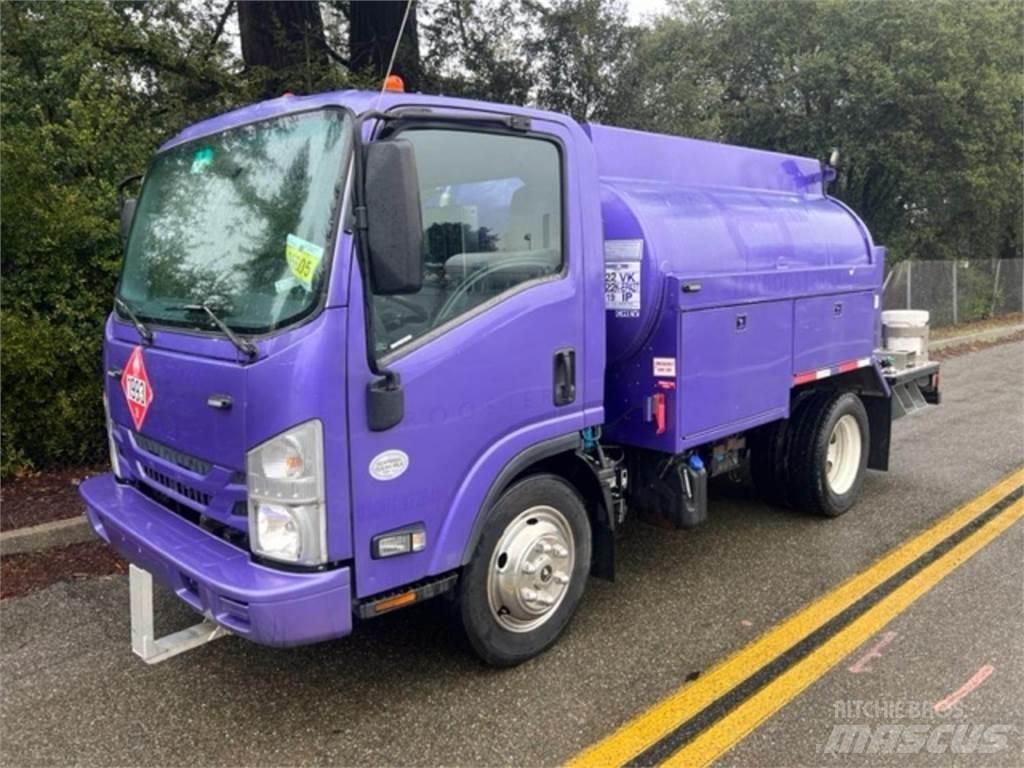 Isuzu NPR Βυτιοφόρα φορτηγά
