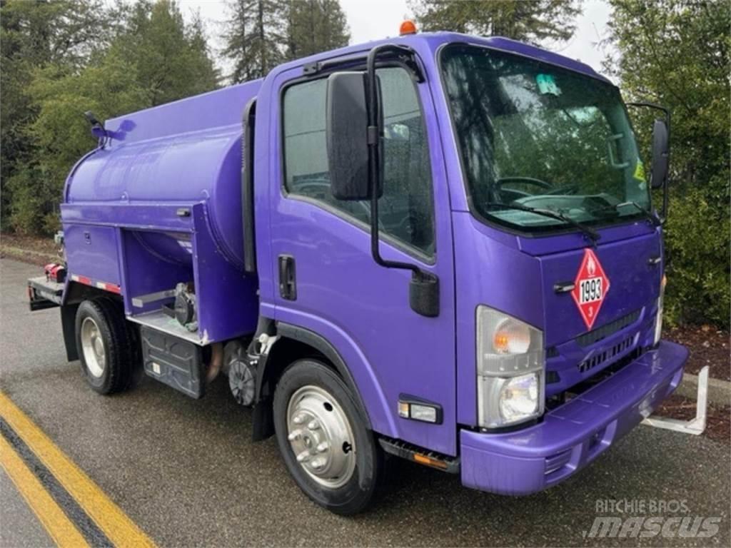 Isuzu NPR Βυτιοφόρα φορτηγά