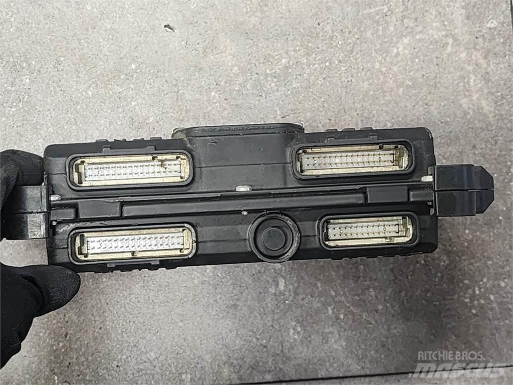 Isuzu NPR Ηλεκτρονικά