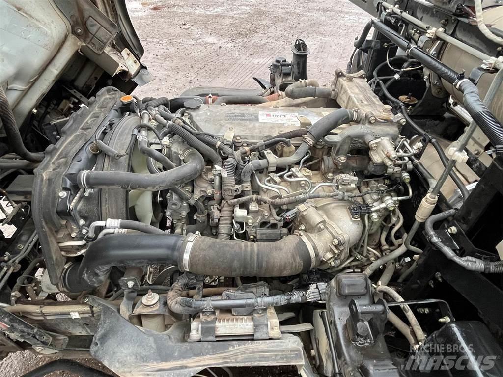 Isuzu NPR Σκούπες