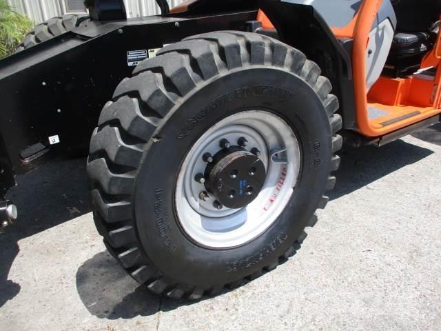 JLG 1055 Τηλεσκοπικοί ανυψωτές