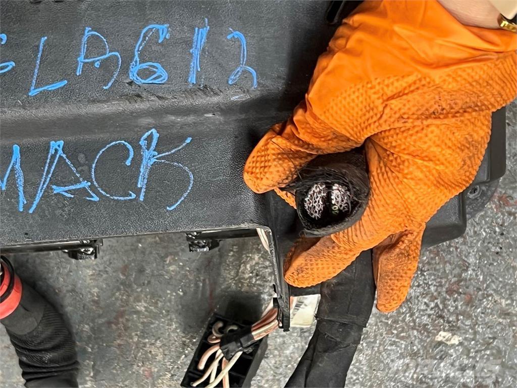 Mack LE612 Μεταφορές - Άλλα