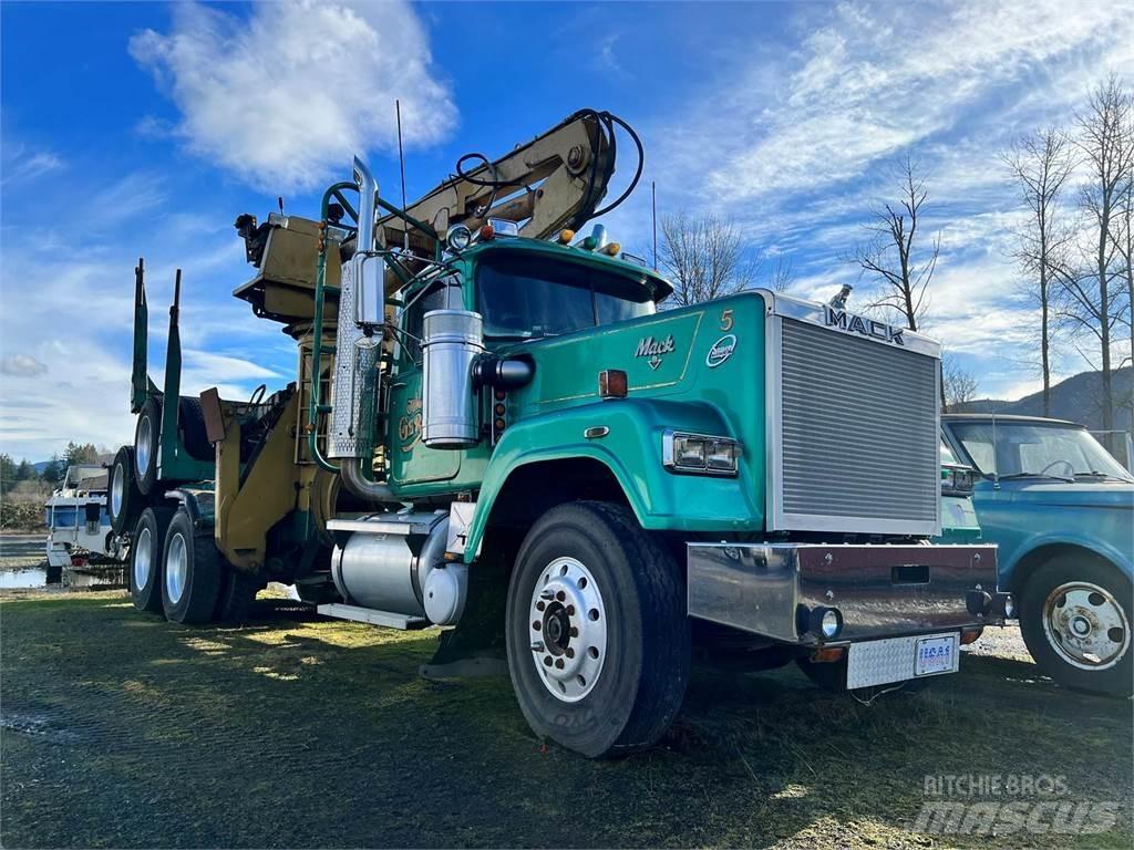 Mack RW700 Φορτηγά ξυλείας