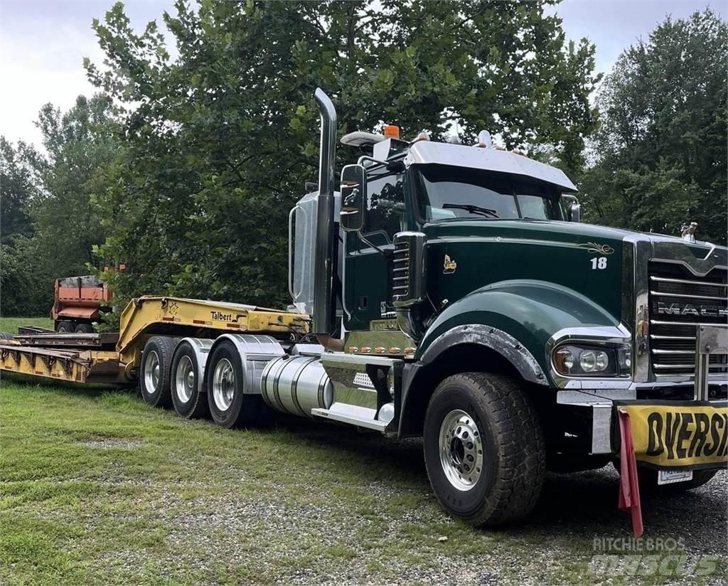 Mack Titan Τράκτορες