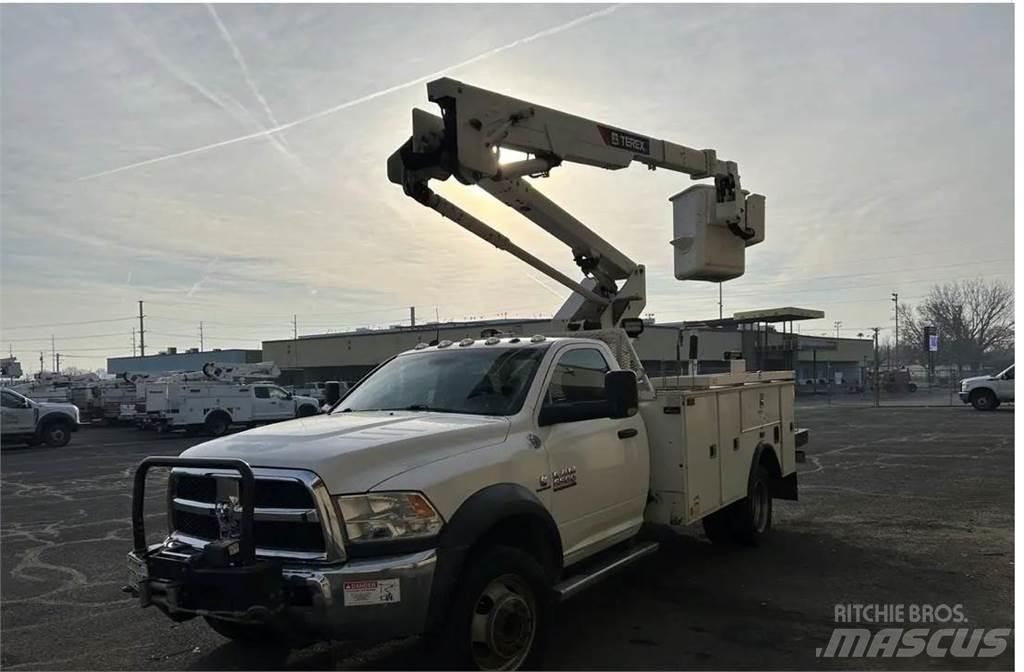 RAM 5500 Εναέριες πλατφόρμες τοποθετημένες σε φορτηγό